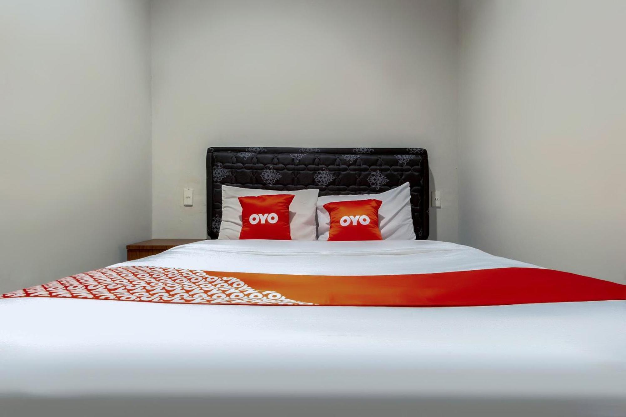 Super Oyo 2345 Homestay Jaya Medan Eksteriør bilde