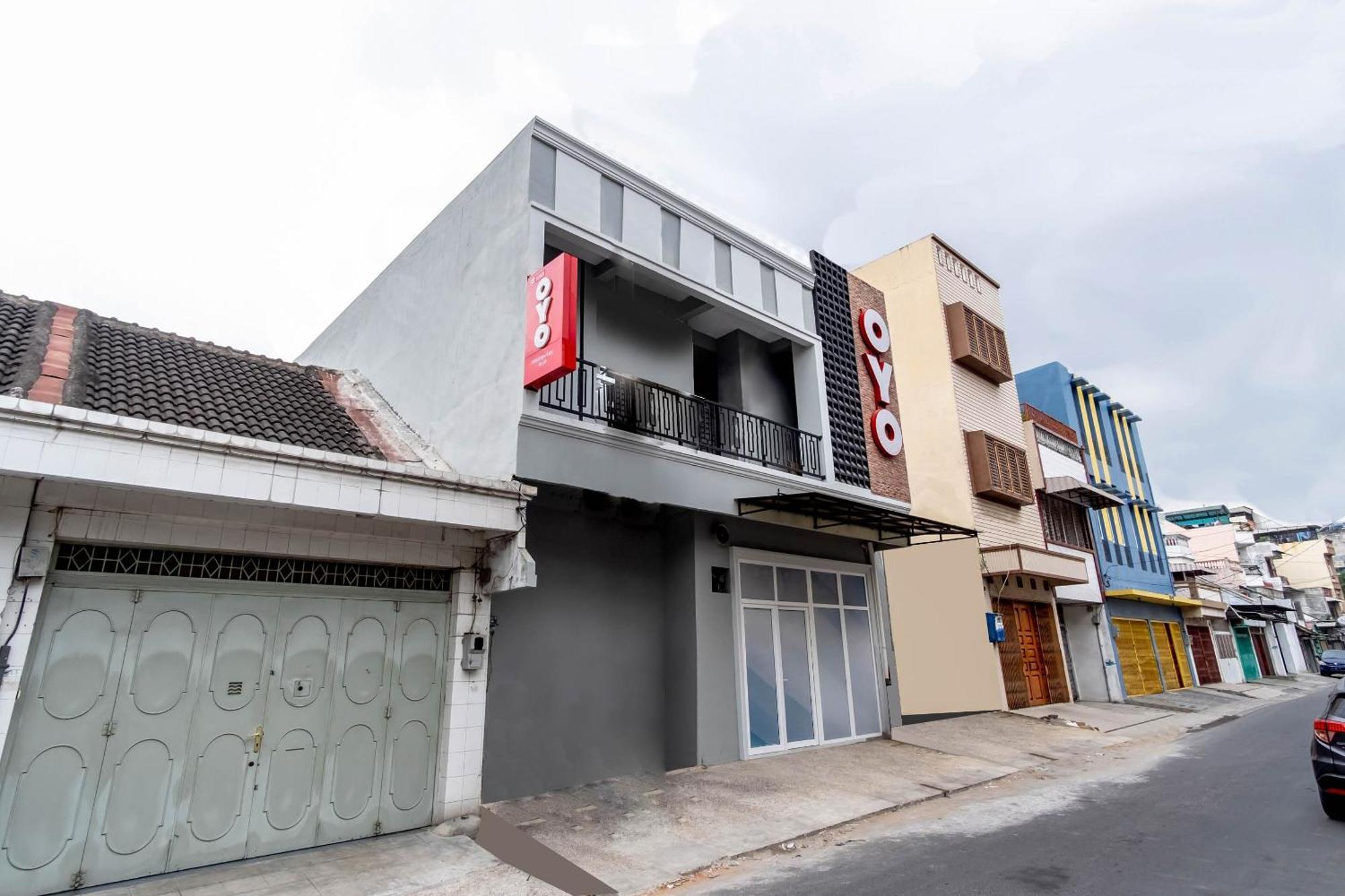 Super Oyo 2345 Homestay Jaya Medan Eksteriør bilde
