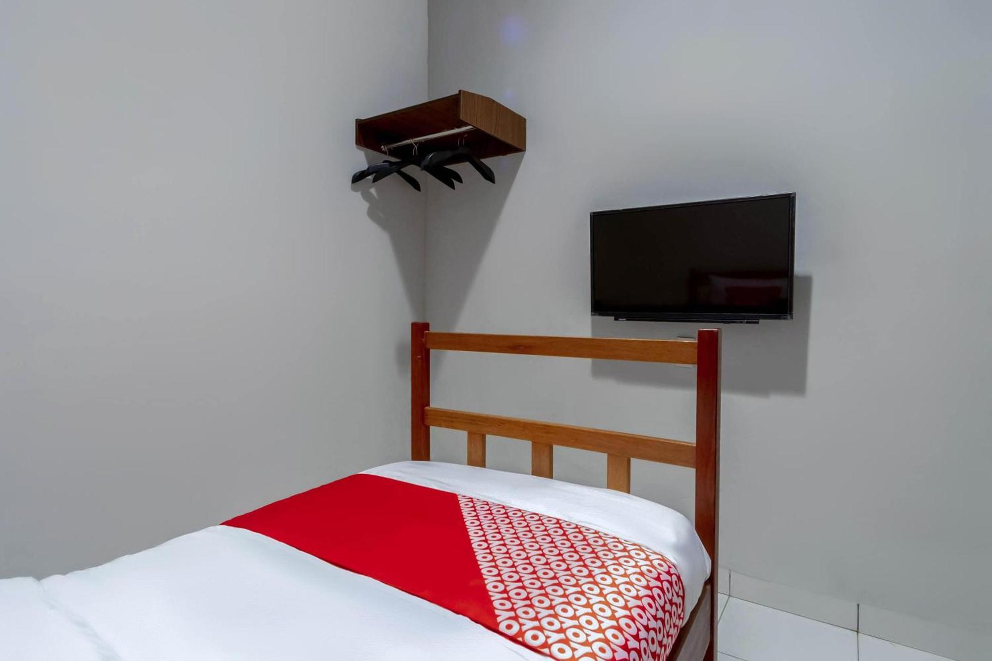 Super Oyo 2345 Homestay Jaya Medan Eksteriør bilde